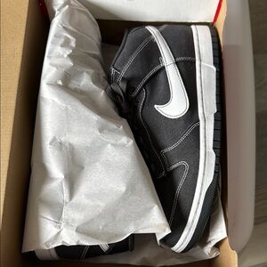 Nike Dunk Mid Off Noir White